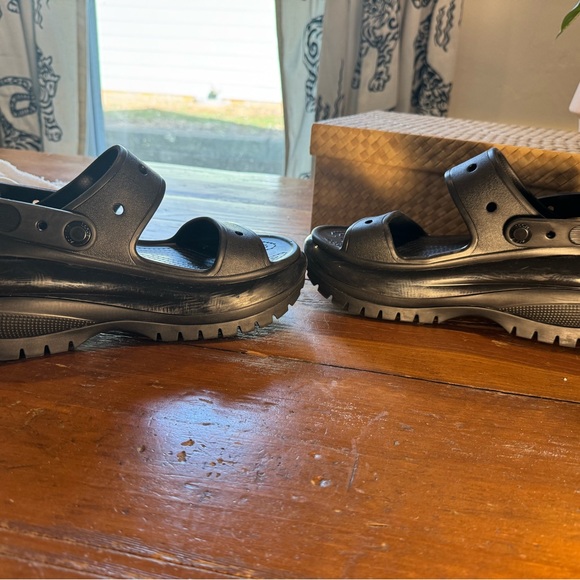 Mega Crush Black Sandal - Picture 4 of 7